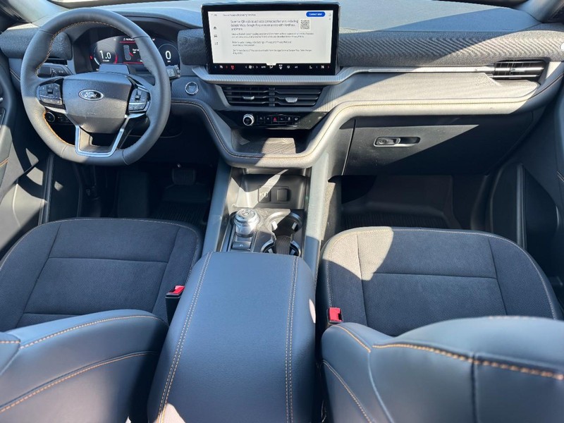 Ford Explorer Vehicle Full-screen Gallery Image 07