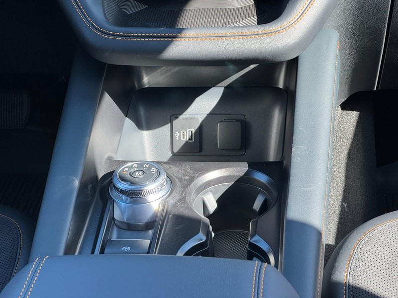 Ford Explorer Vehicle Full-screen Gallery Image 10