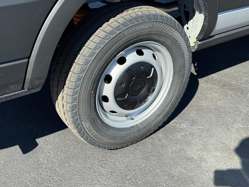 Ford Transit Cargo Van Vehicle Full-screen Gallery Image 04