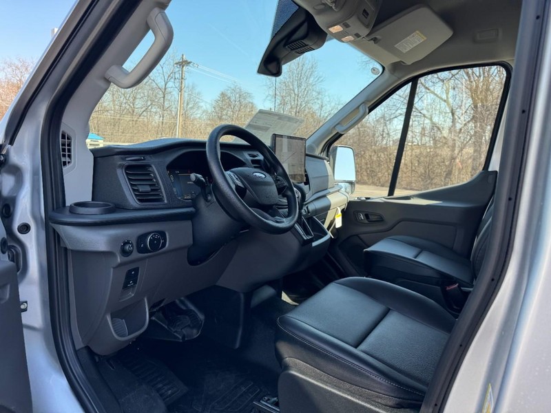 Ford Transit Cargo Van Vehicle Full-screen Gallery Image 08