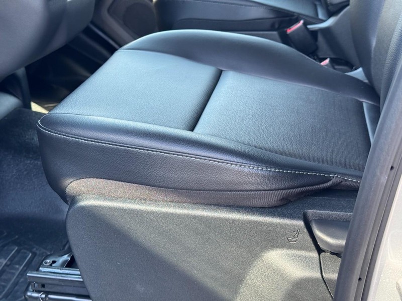 Ford Transit Cargo Van Vehicle Full-screen Gallery Image 10