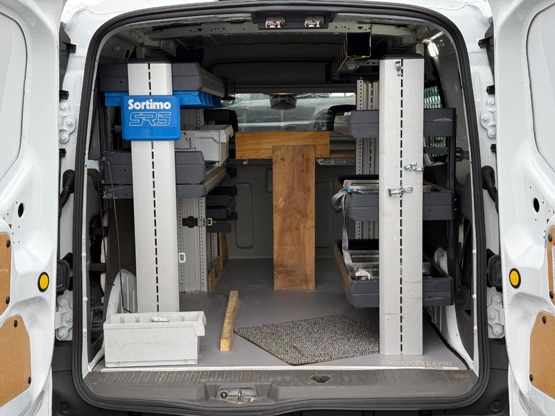 Ford Transit Connect Van Vehicle Full-screen Gallery Image 05