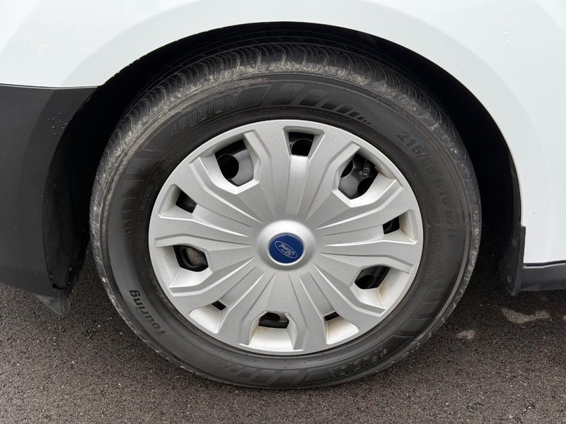 Ford Transit Connect Van Vehicle Full-screen Gallery Image 07