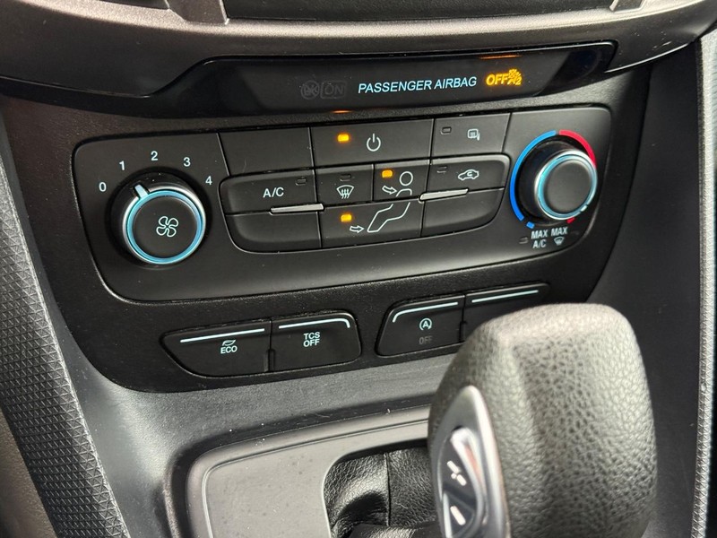 Ford Transit Connect Van Vehicle Full-screen Gallery Image 19
