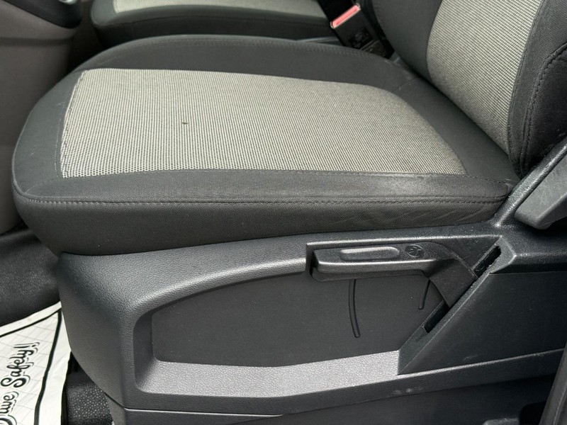 Ford Transit Connect Van Vehicle Full-screen Gallery Image 24