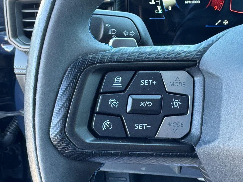 Ford Mustang Vehicle Full-screen Gallery Image 17