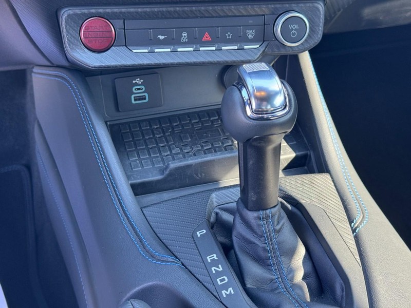 Ford Mustang Vehicle Full-screen Gallery Image 21