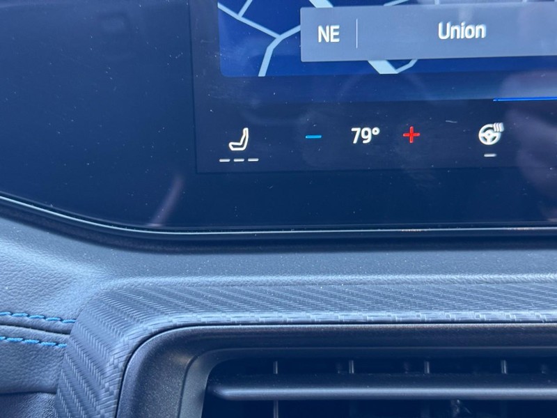 Ford Mustang Vehicle Full-screen Gallery Image 22