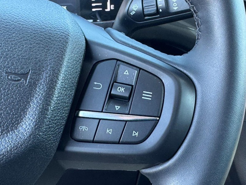 Ford Ranger Vehicle Full-screen Gallery Image 18