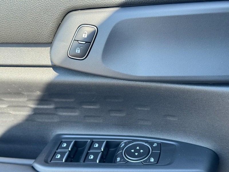 Ford Ranger Vehicle Full-screen Gallery Image 22