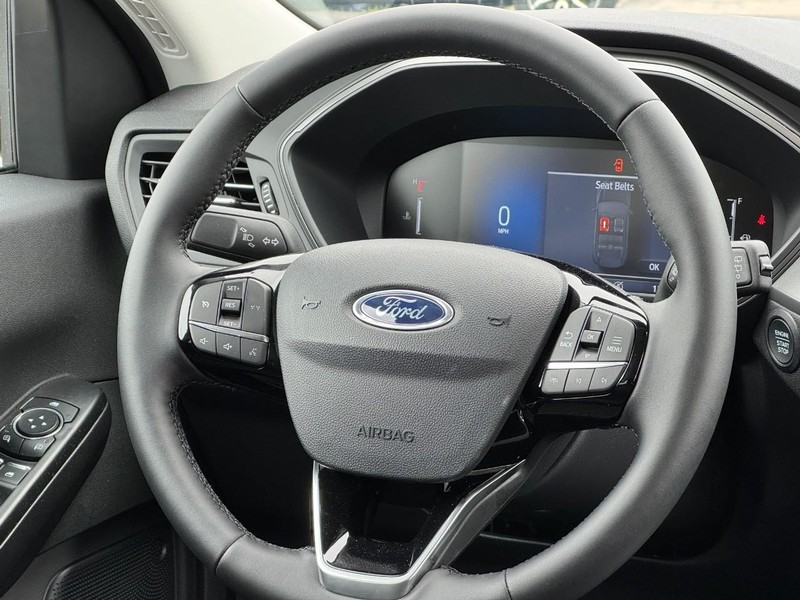 Ford Escape Vehicle Full-screen Gallery Image 07