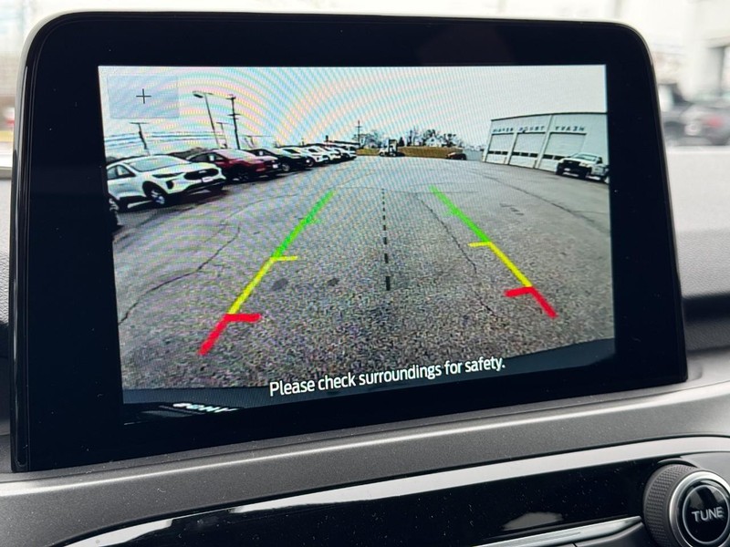 Ford Escape Vehicle Full-screen Gallery Image 16