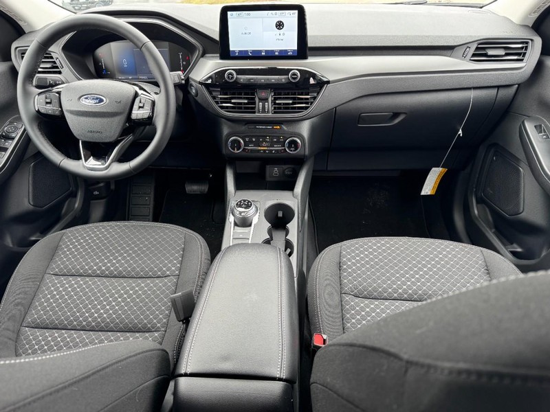 Ford Escape Vehicle Full-screen Gallery Image 06