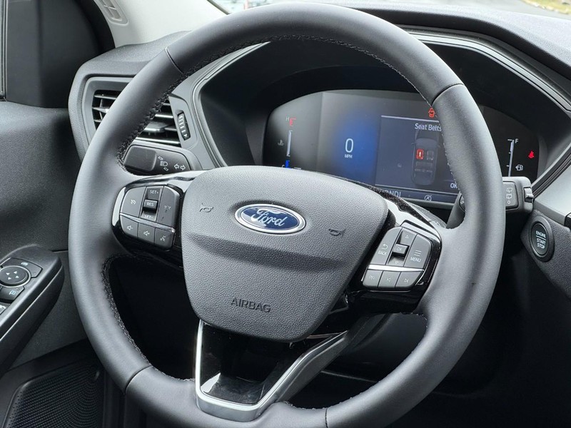 Ford Escape Vehicle Full-screen Gallery Image 07