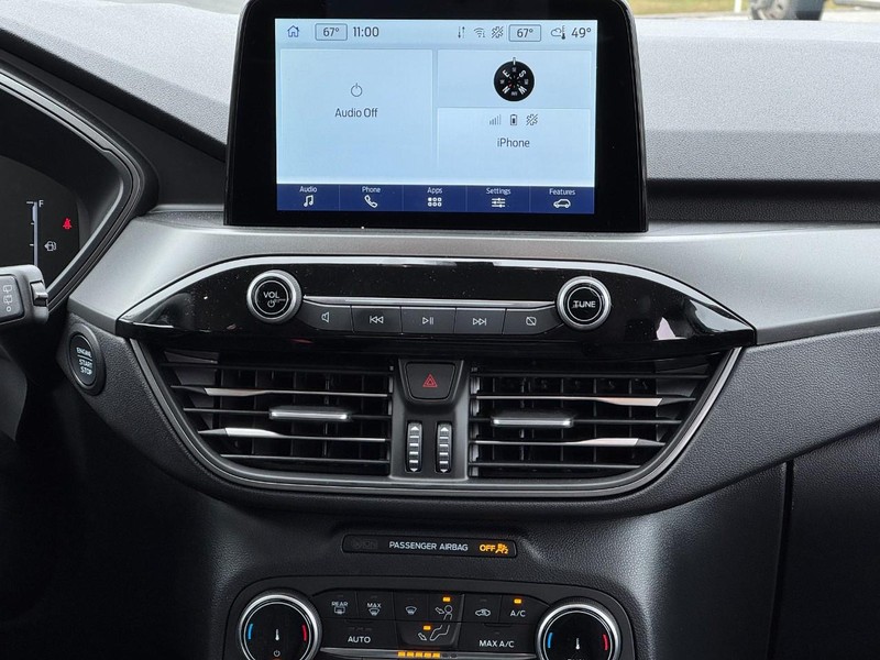 Ford Escape Vehicle Full-screen Gallery Image 08