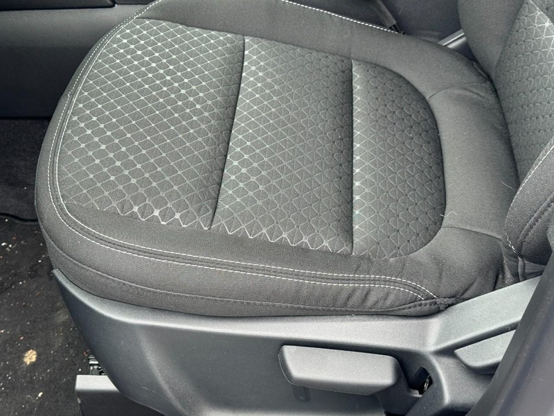 Ford Escape Vehicle Full-screen Gallery Image 11