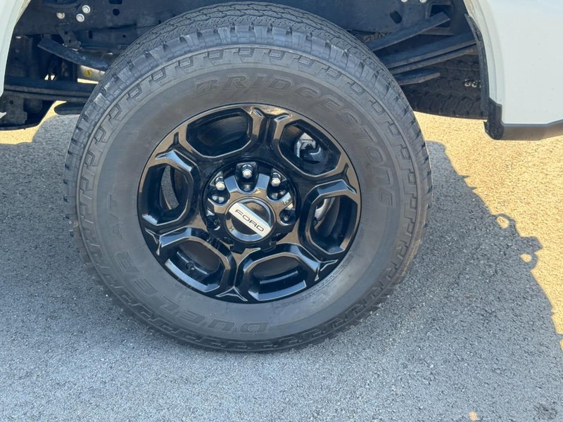 Ford Super Duty F-250 SRW Vehicle Full-screen Gallery Image 07