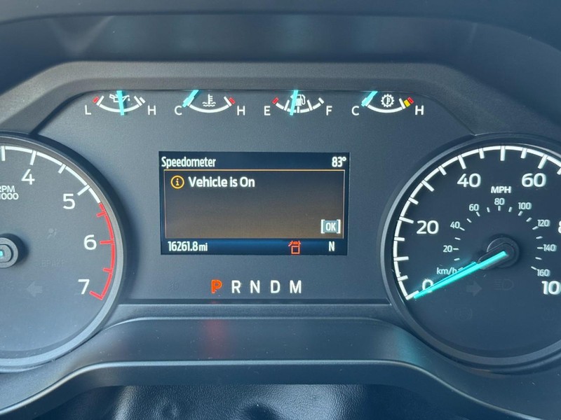 Ford Super Duty F-250 SRW Vehicle Full-screen Gallery Image 19