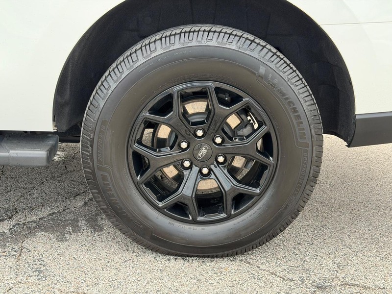 Ford Expedition Vehicle Full-screen Gallery Image 07