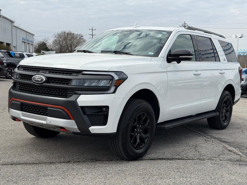 Ford Expedition Vehicle Full-screen Gallery Image 08