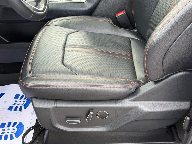 Ford Expedition Vehicle Full-screen Gallery Image 24