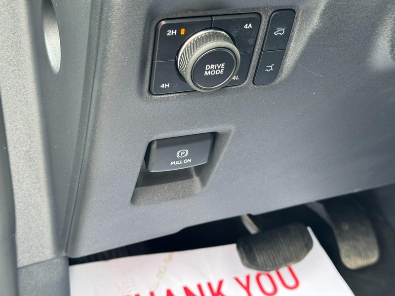 Ford Expedition Vehicle Full-screen Gallery Image 18