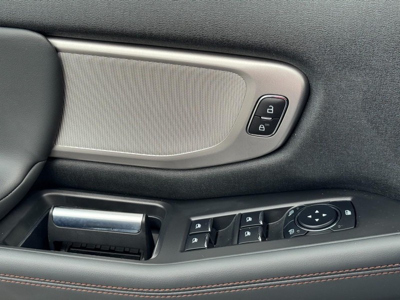 Ford Expedition Vehicle Full-screen Gallery Image 24