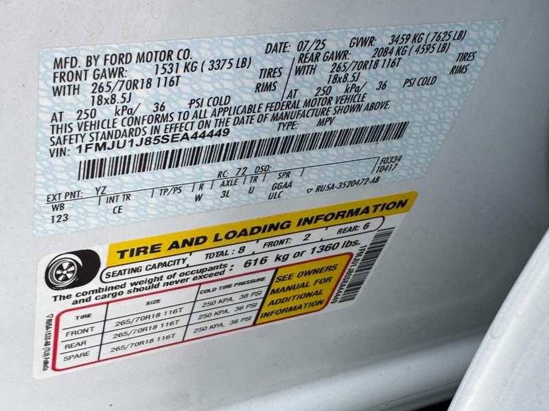 Ford Expedition Vehicle Full-screen Gallery Image 26