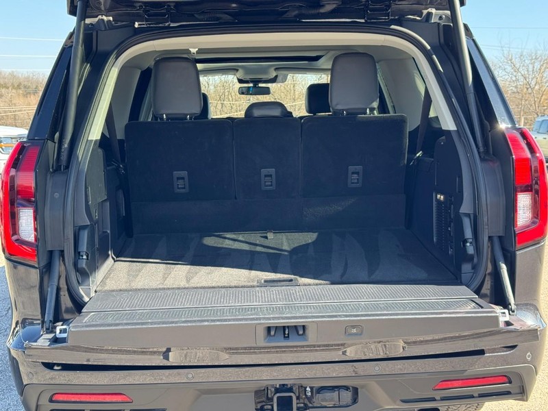 Ford Expedition Max Vehicle Full-screen Gallery Image 05