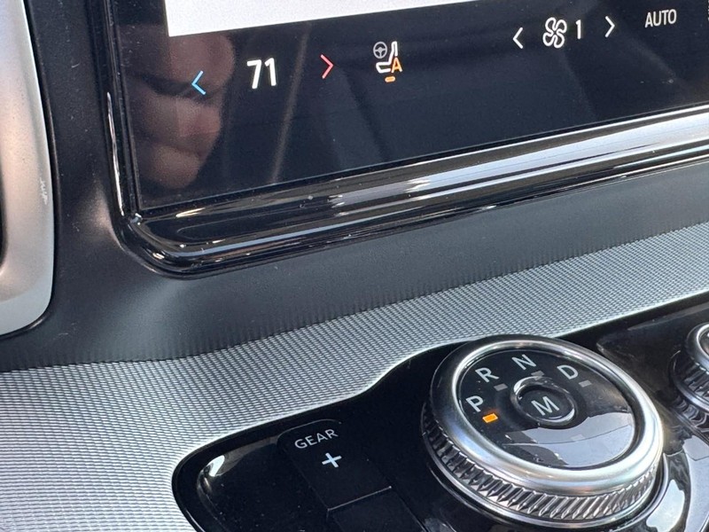 Ford Expedition Max Vehicle Full-screen Gallery Image 22