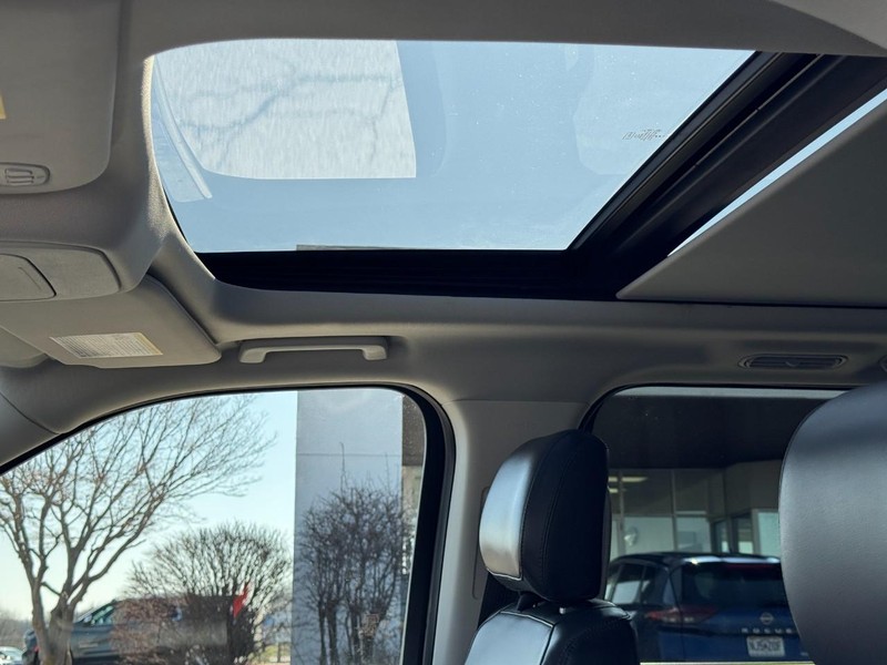 Ford Expedition Max Vehicle Full-screen Gallery Image 24