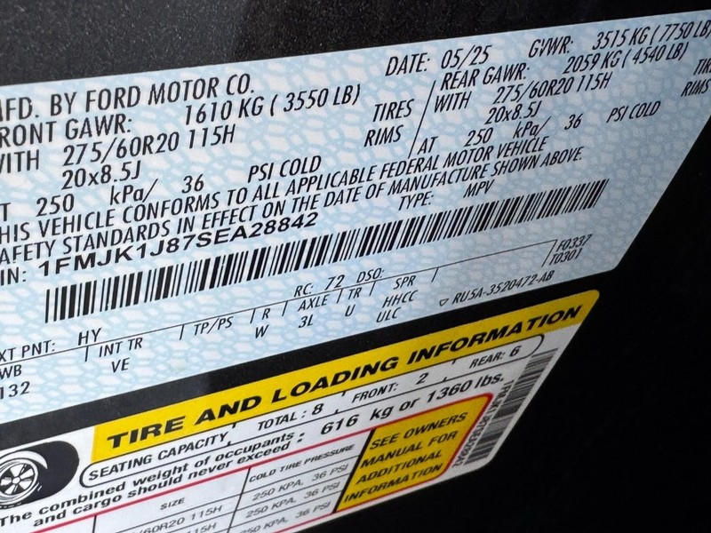 Ford Expedition Max Vehicle Full-screen Gallery Image 26