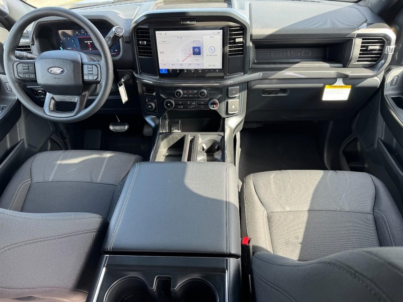 Ford F-150 Vehicle Full-screen Gallery Image 06