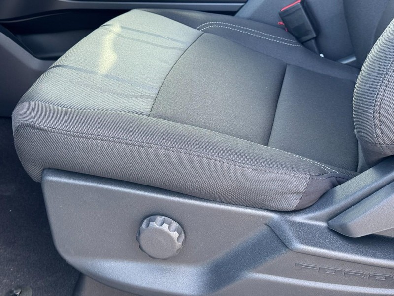 Ford F-150 Vehicle Full-screen Gallery Image 11