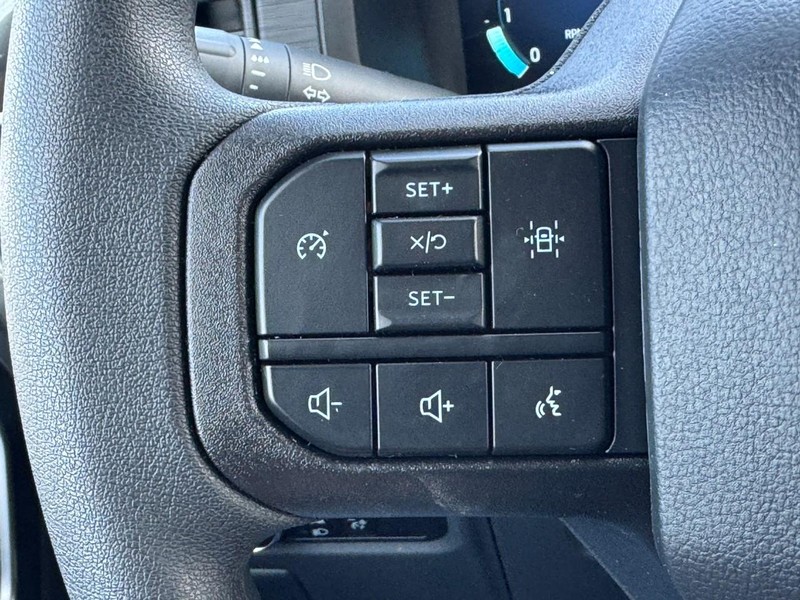 Ford F-150 Vehicle Full-screen Gallery Image 13