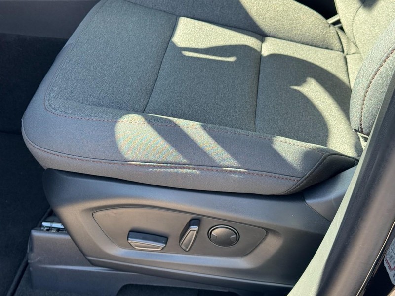 Ford Explorer Vehicle Full-screen Gallery Image 12