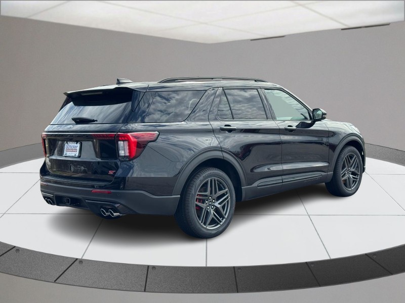 Ford Explorer Vehicle Full-screen Gallery Image 03