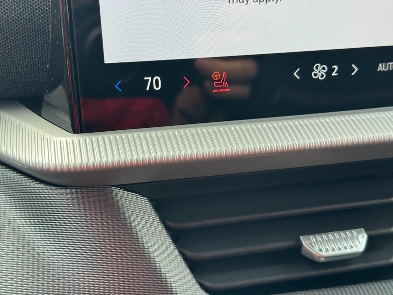 Ford Explorer Vehicle Full-screen Gallery Image 15