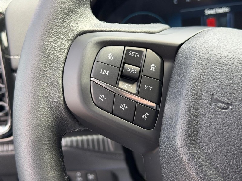 Ford Ranger Vehicle Full-screen Gallery Image 11