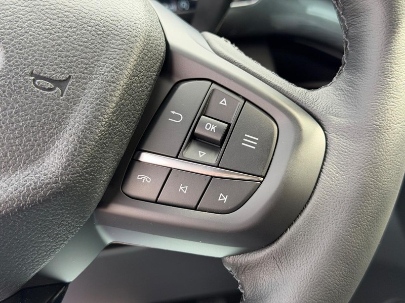 Ford Ranger Vehicle Full-screen Gallery Image 12