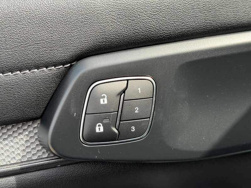 Ford Ranger Vehicle Full-screen Gallery Image 15