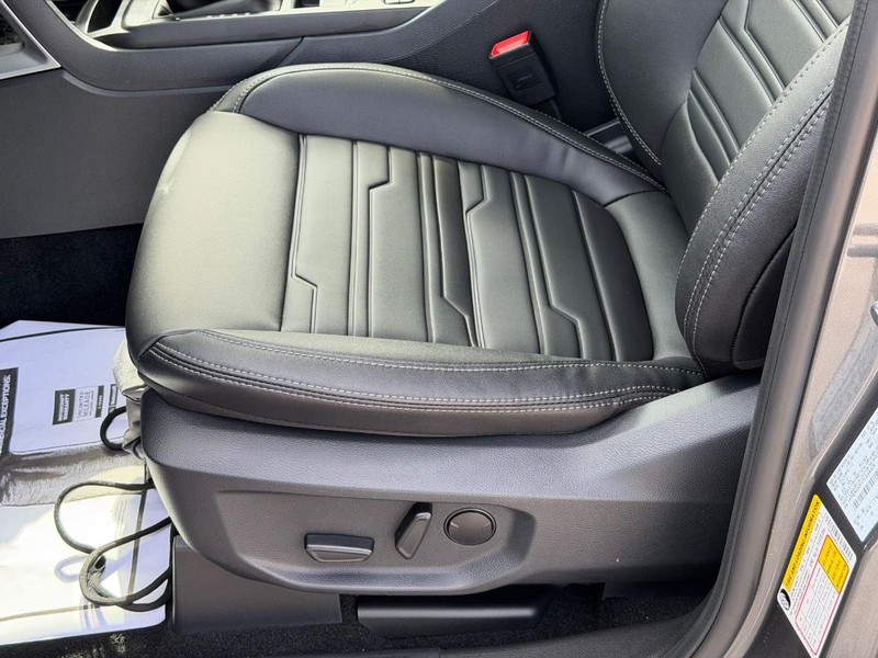 Ford Ranger Vehicle Full-screen Gallery Image 16