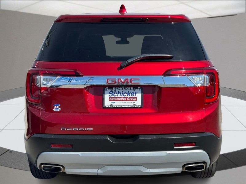 GMC Acadia Vehicle Full-screen Gallery Image 04