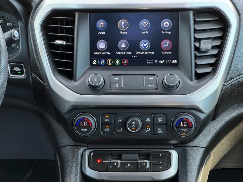 GMC Acadia Vehicle Full-screen Gallery Image 14