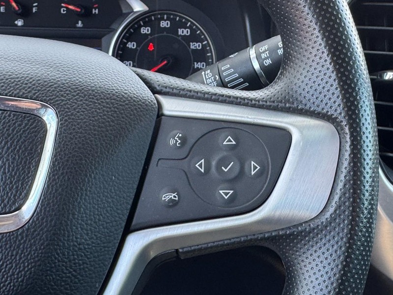 GMC Acadia Vehicle Full-screen Gallery Image 20