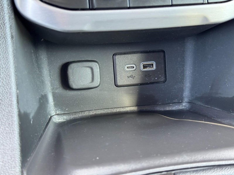 GMC Acadia Vehicle Full-screen Gallery Image 23