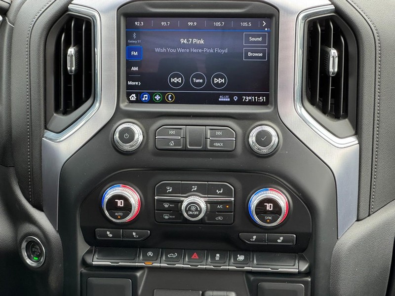 GMC Sierra 1500 Vehicle Full-screen Gallery Image 13