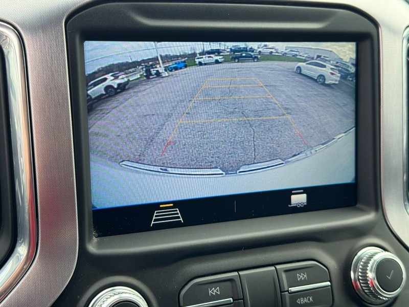 GMC Sierra 1500 Vehicle Full-screen Gallery Image 21