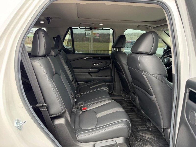 Honda Pilot Vehicle Full-screen Gallery Image 10