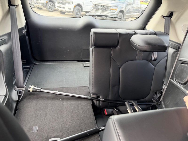 Honda Pilot Vehicle Full-screen Gallery Image 11